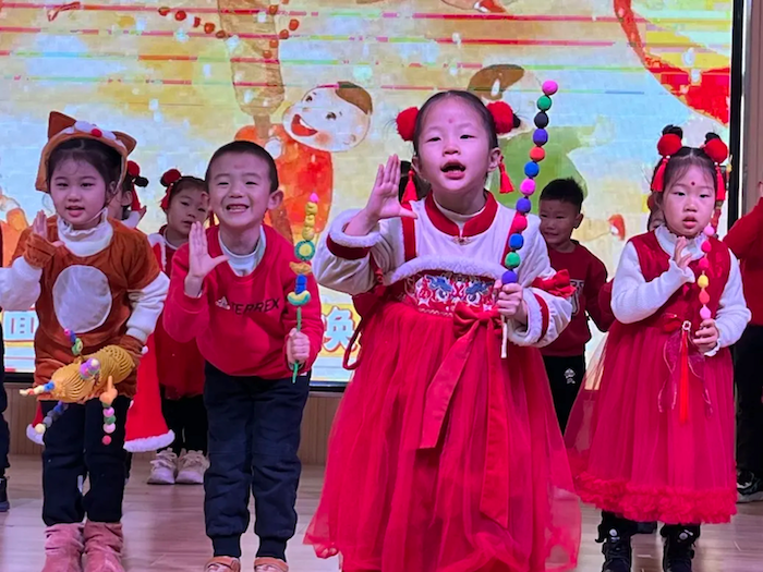 济南市市中区七贤中心幼儿园新年诵读歌唱会