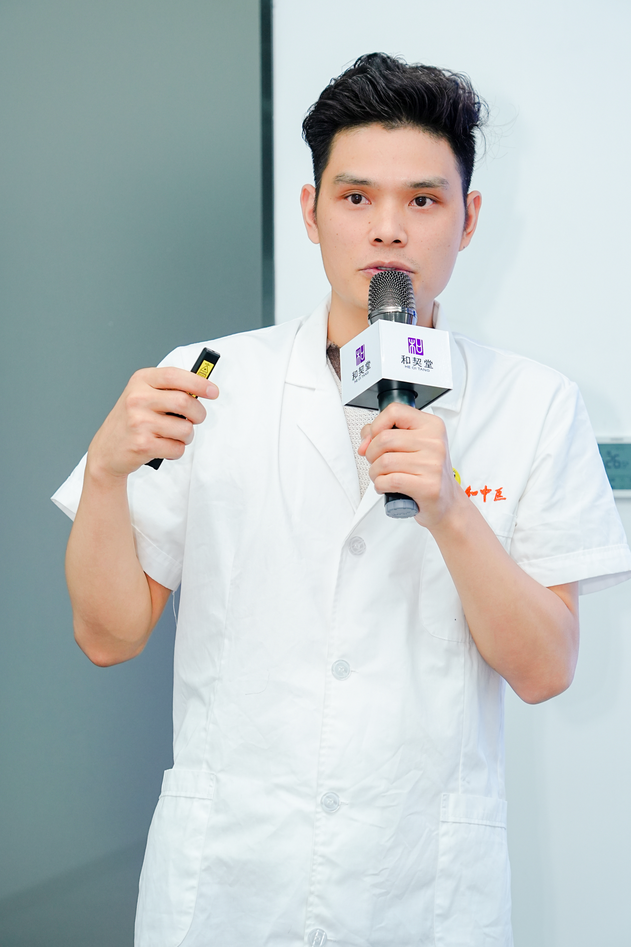 张医生2.jpg