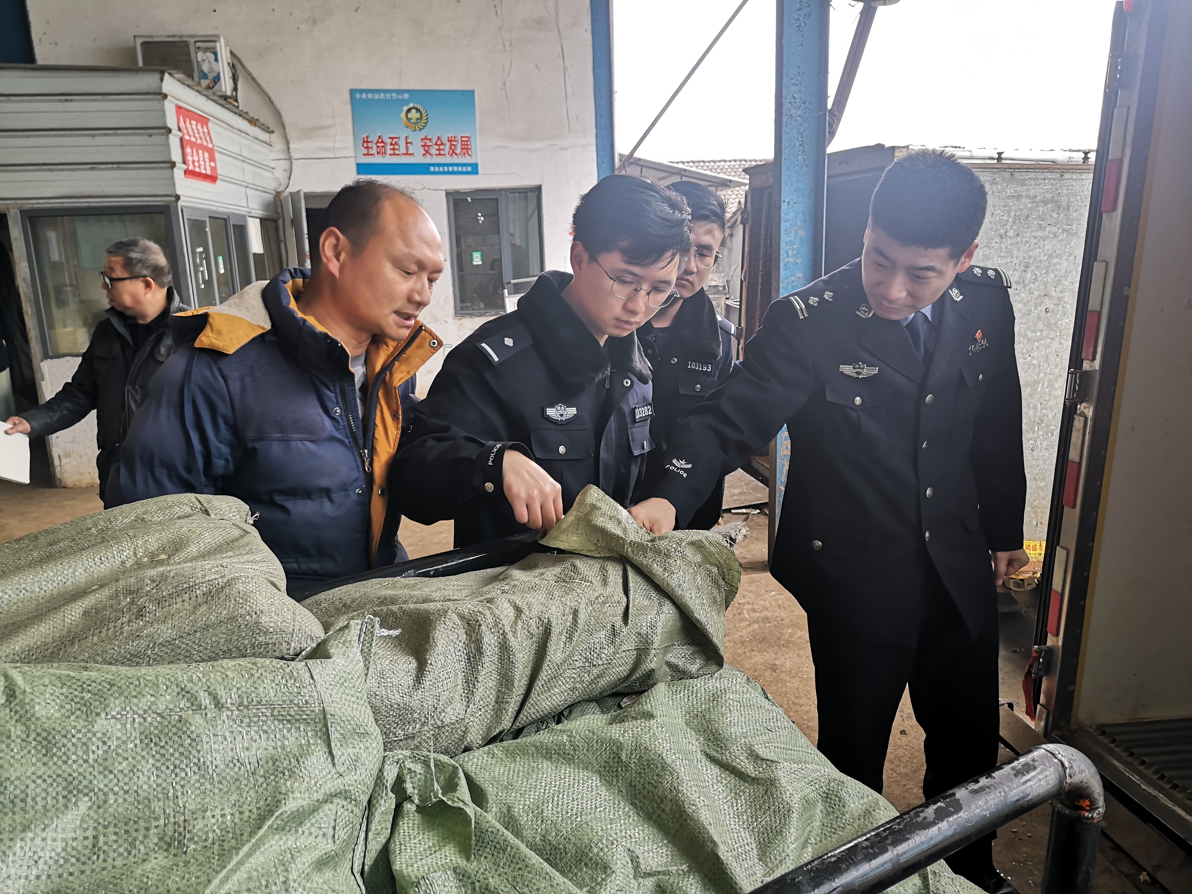 让食药环犯罪无处遁形:记澧县公安局食药环大队队长董建军