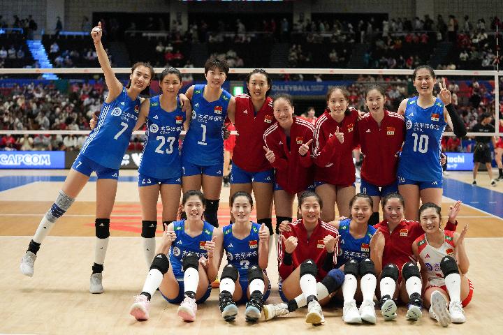 中国女排3比0击败日本队 世界女排联赛四战全胜