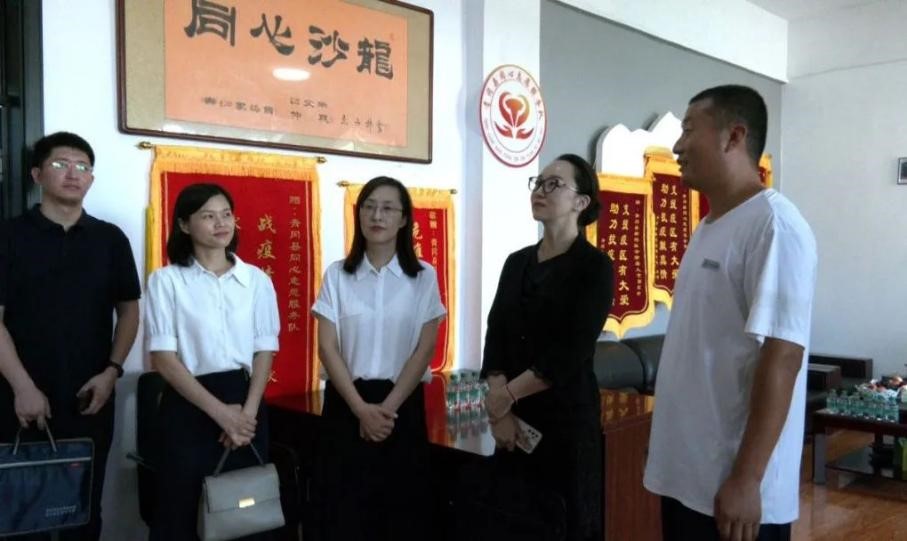 省委统战部新阶层工作处处长刘滢一行到青冈县调研指导工作