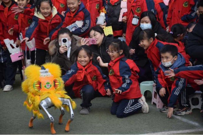 1_星梦筑九天 奇思润生活——山西太原山水城小学第四届校园科技周活动隆重启幕(1)783.png