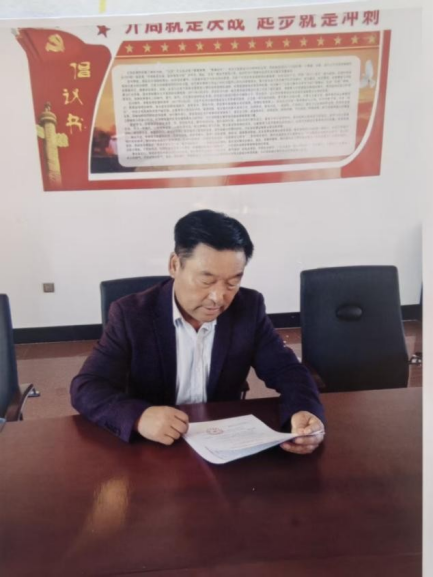 匠心守艺 薪火相传——非遗根木雕刻传承人杨良云的坚守与担当30.png