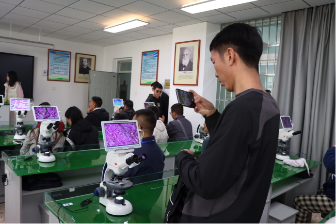 “云南省第二轮“万名校长培训计划”(第七期)”培训学员到安宁中学跟岗研修1418.png