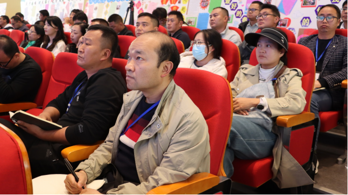 “云南省第二轮“万名校长培训计划”(第七期)”培训学员到安宁中学跟岗研修7754.png