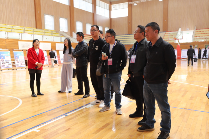 “云南省第二轮“万名校长培训计划”(第七期)”培训学员到安宁中学跟岗研修2317.png