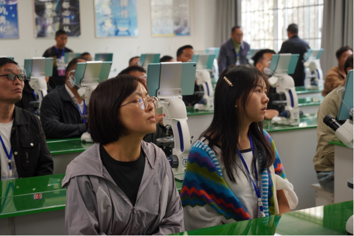 “云南省第二轮“万名校长培训计划”(第七期)”培训学员到安宁中学跟岗研修1119.png