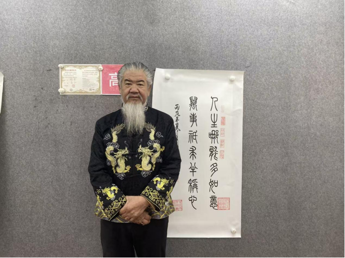 笔墨融情 艺道千秋——评高红先生的书法艺术938.png