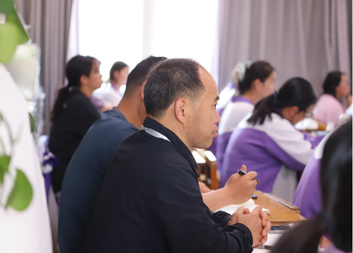 云南省第二轮“万名校长培训计划”(第四期)跟岗研修活动在安宁中学顺利开展2446.png