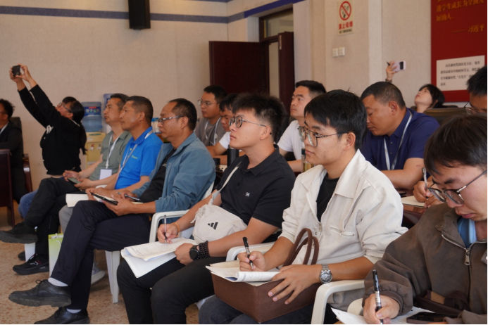 云南省第二轮“万名校长培训计划”(第四期)跟岗研修活动在安宁中学顺利开展6733.png