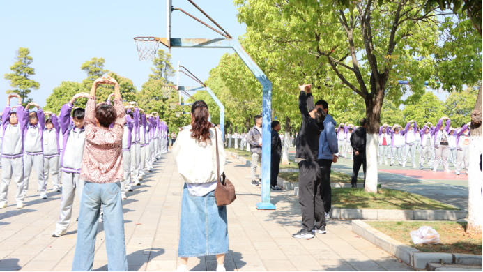 云南省第二轮“万名校长培训计划”(第四期)跟岗研修活动在安宁中学顺利开展1899.png