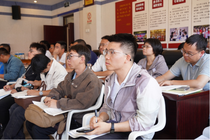 云南省第二轮“万名校长培训计划”(第四期)跟岗研修活动在安宁中学顺利开展6883.png