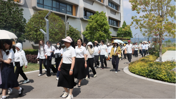 校际交流凝合力 互学共进谱新篇__昆明市呈贡区第三小学赴安宁市第二小学开展交流活动561.png