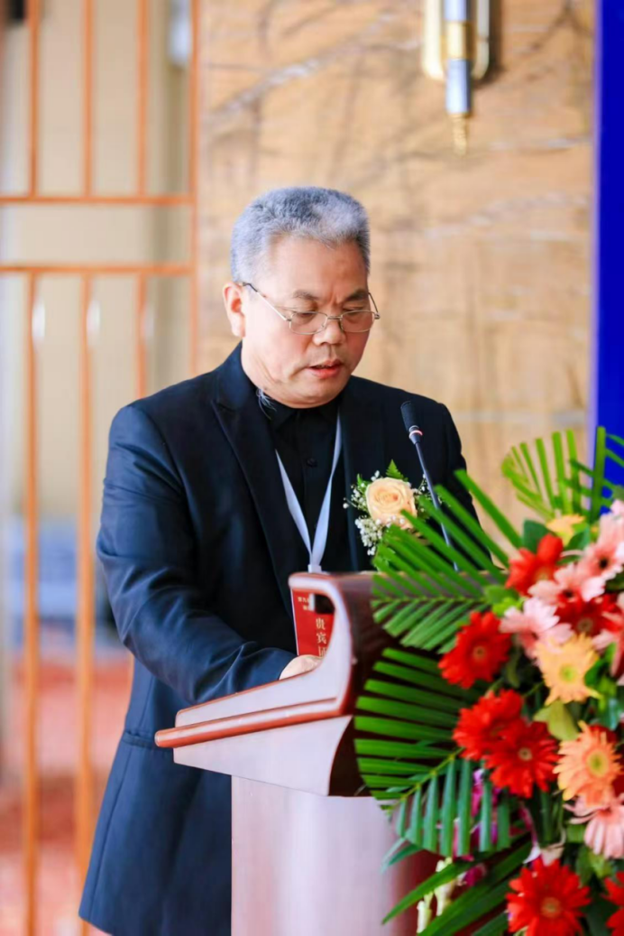 正骨传薪,医泽天下——记非遗传承人黄应圣434.png