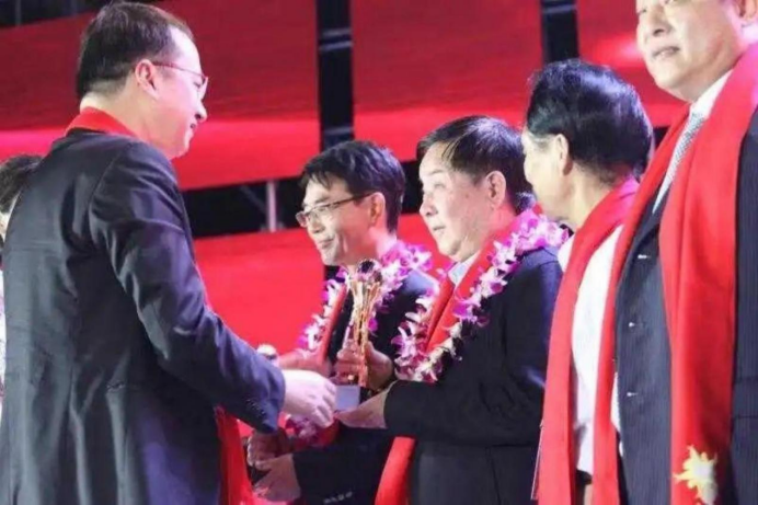 民间中医的坚守与争议:倪长生现象的冷思考(1)(1)(1)195.png
