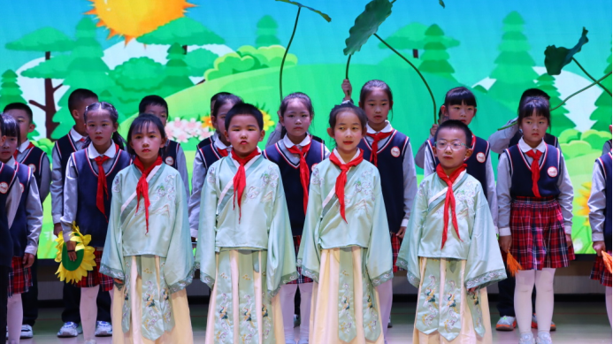 云南安宁市第二小学:在朗朗书声中领悟文化精髓,在菁菁校园里涵养精神品格2018.png