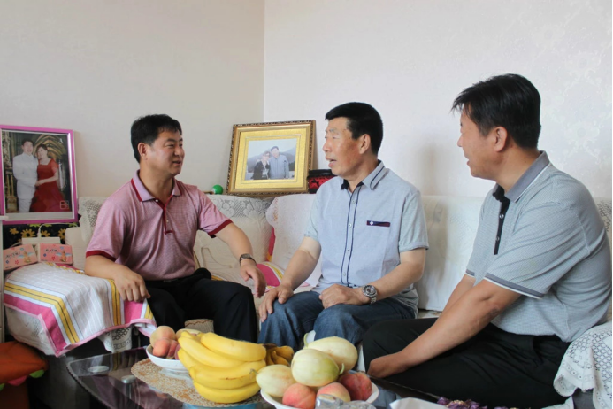 中华英才 张贺军(1)496.png