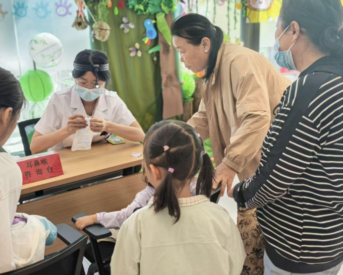 爱眼始于心 护眼践于行 内蒙古医科大学附属医院视听中心6•6爱眼日走进老牛儿童探索馆开展公益护眼活动562.png