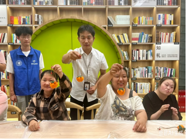 品味传统端午 宣讲安全出行—7号线木里区域联合社区开展民俗主题活动(1)148.png