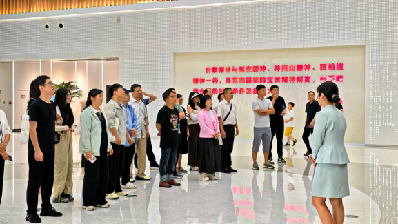新闻稿(简版):研学齐鲁砺初心 铸魂育人强担当841.png