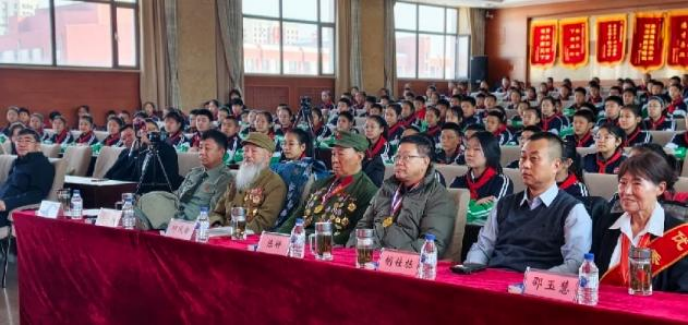 接过雷锋的枪 赓续初心薪火——雷锋班荣誉班长王显胜返乡传扬时代锋魂1530.png