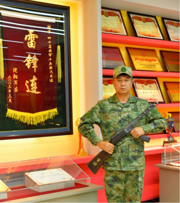 接过雷锋的枪 赓续初心薪火——雷锋班荣誉班长王显胜返乡传扬时代锋魂1145.png