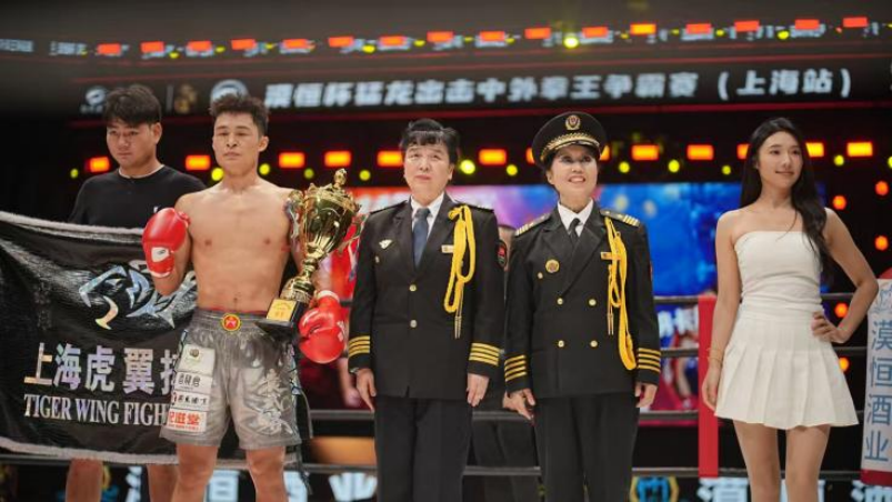跨界笃行立风范,艺德济世绽芳华——记新时代文艺公益大使石同仙1857.png