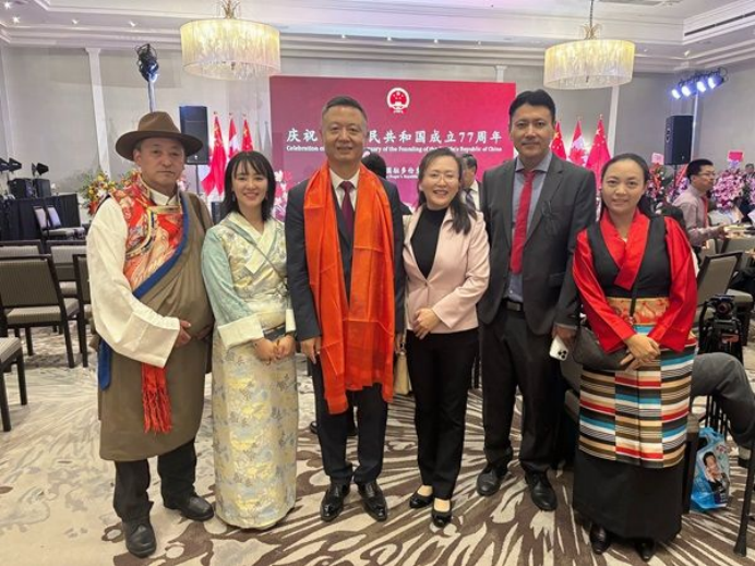 中国驻多伦多总领馆举行国庆招待会 罗伟东谈中加关系与合作前景270.png