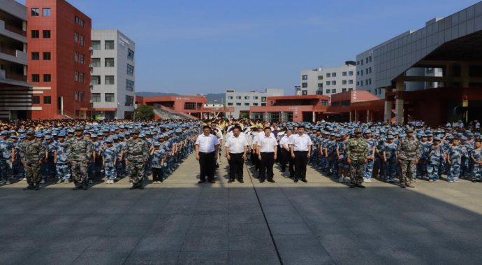 迷彩浸润童心路 思政厚植家国情(1)285.png