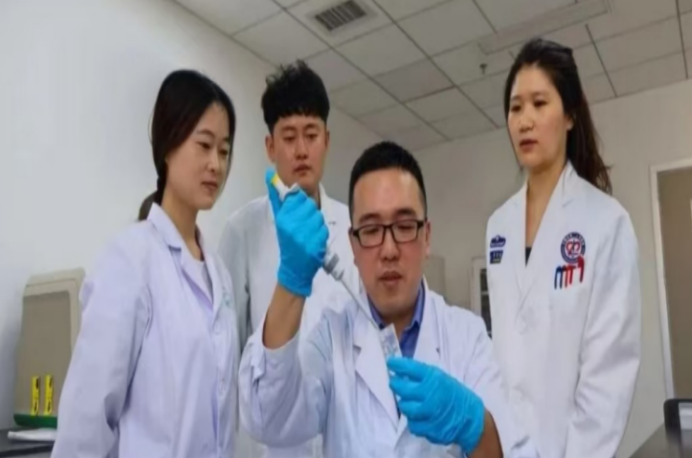 让麻醉深度“看得见”!遵义医科大学本科生研发小动物麻醉监测设备916.png