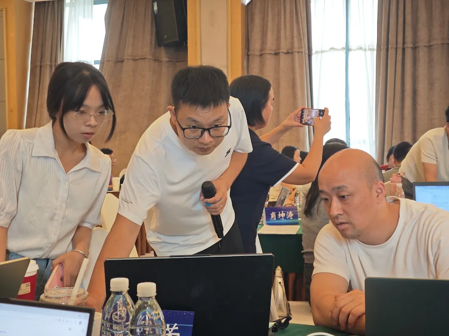 1790224473127550.png 长沙财经学校成功承办2026年长株潭中职财经商贸教师AI素养提升培训