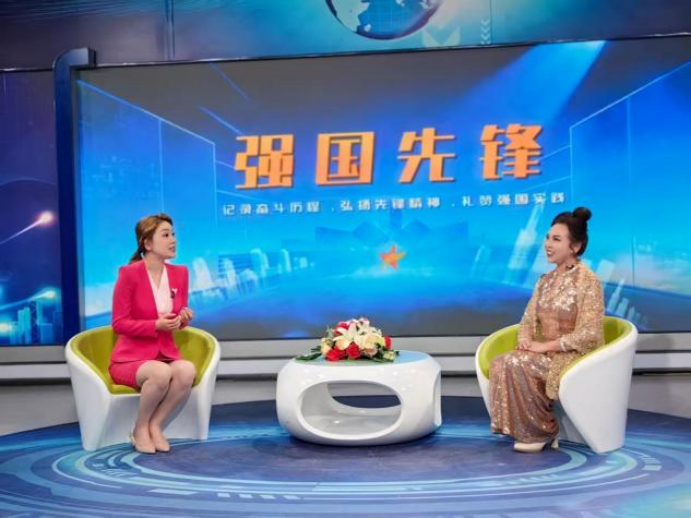 以艺为桥守文脉 桑梓情深向远方——评文化使者张会莲(咏梅)988.png