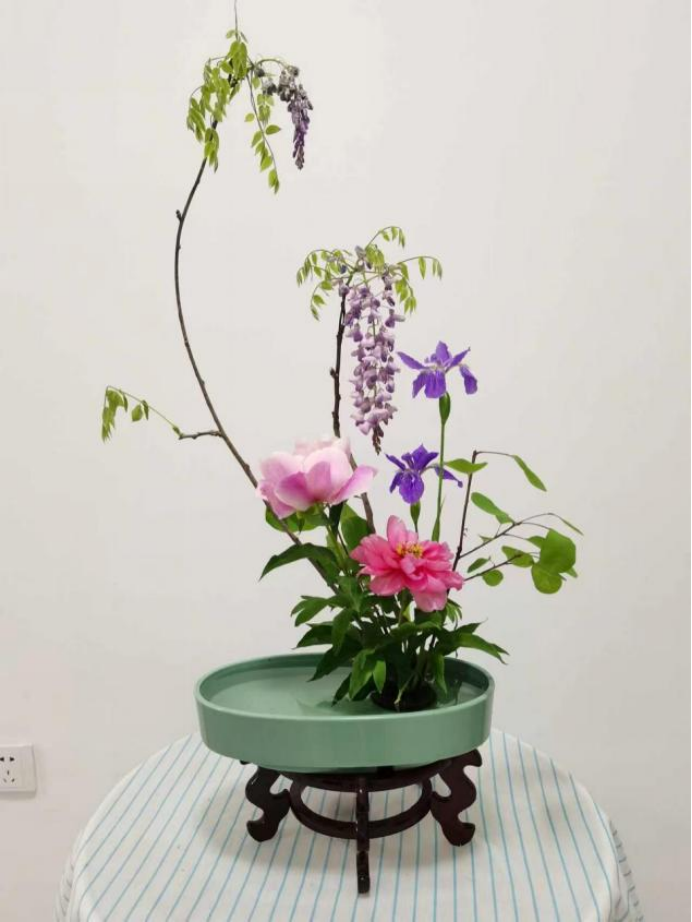 (已瘦身)以花为脉守非遗 匠心传韵润芳华——记徽派插花艺术传承人付玉兰(2)206.png